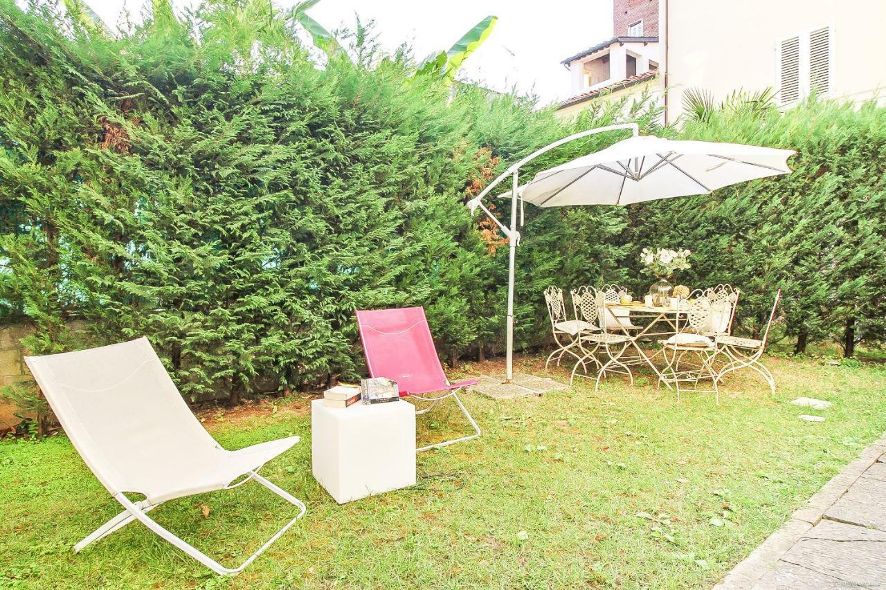 Apartment Guinigi With Private Courtyard ลุคคา ภายนอก รูปภาพ