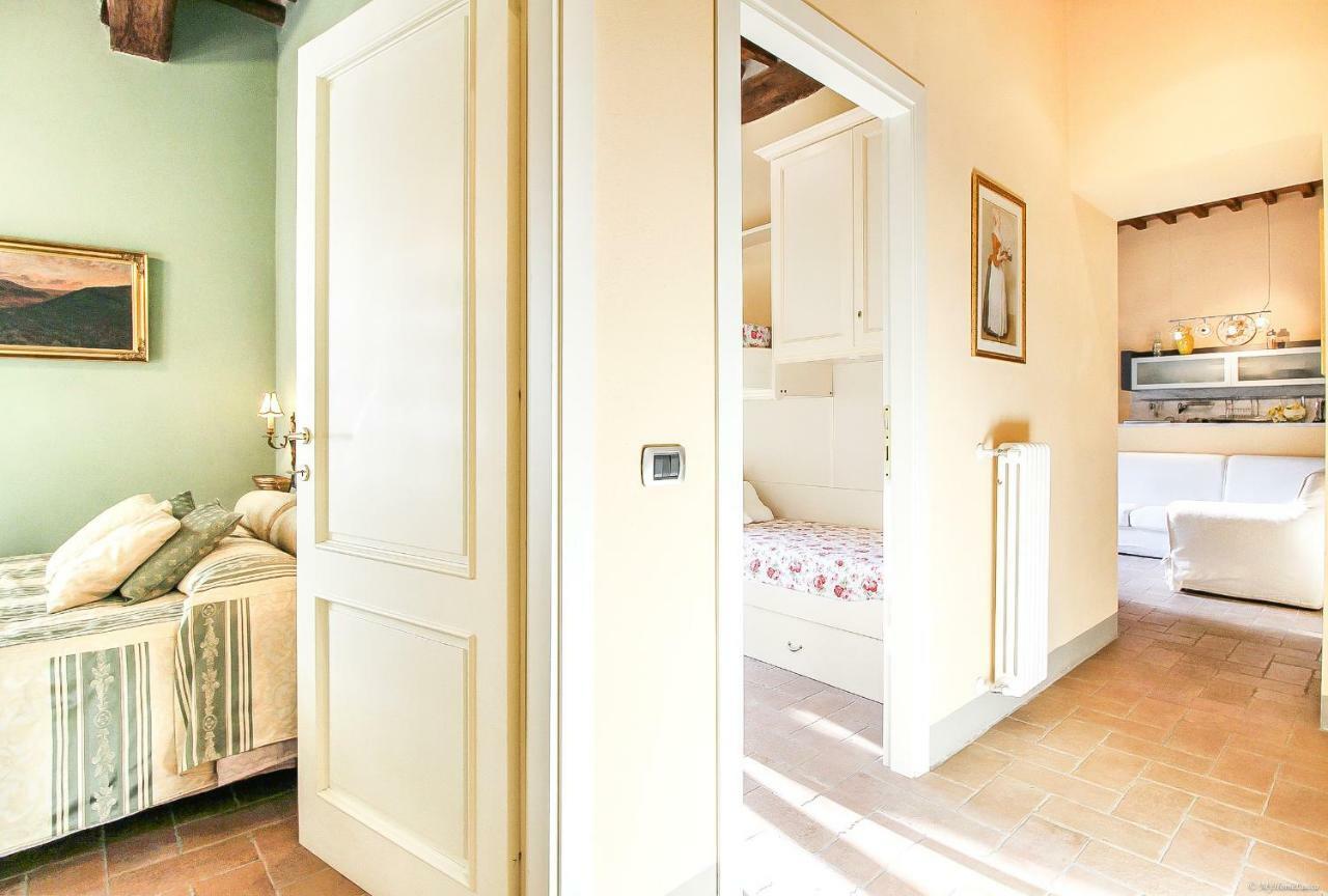Apartment Guinigi With Private Courtyard ลุคคา ภายนอก รูปภาพ