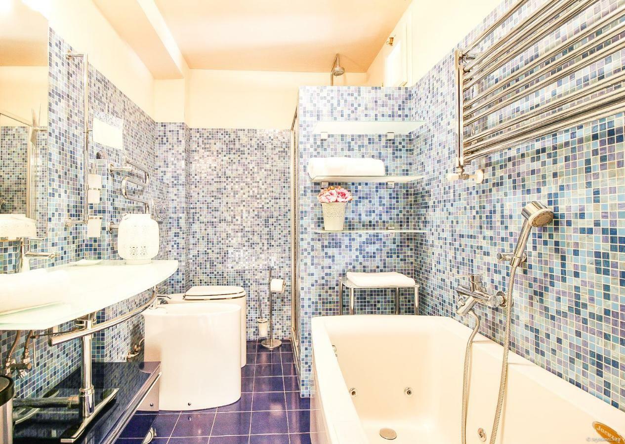 Apartment Guinigi With Private Courtyard ลุคคา ภายนอก รูปภาพ