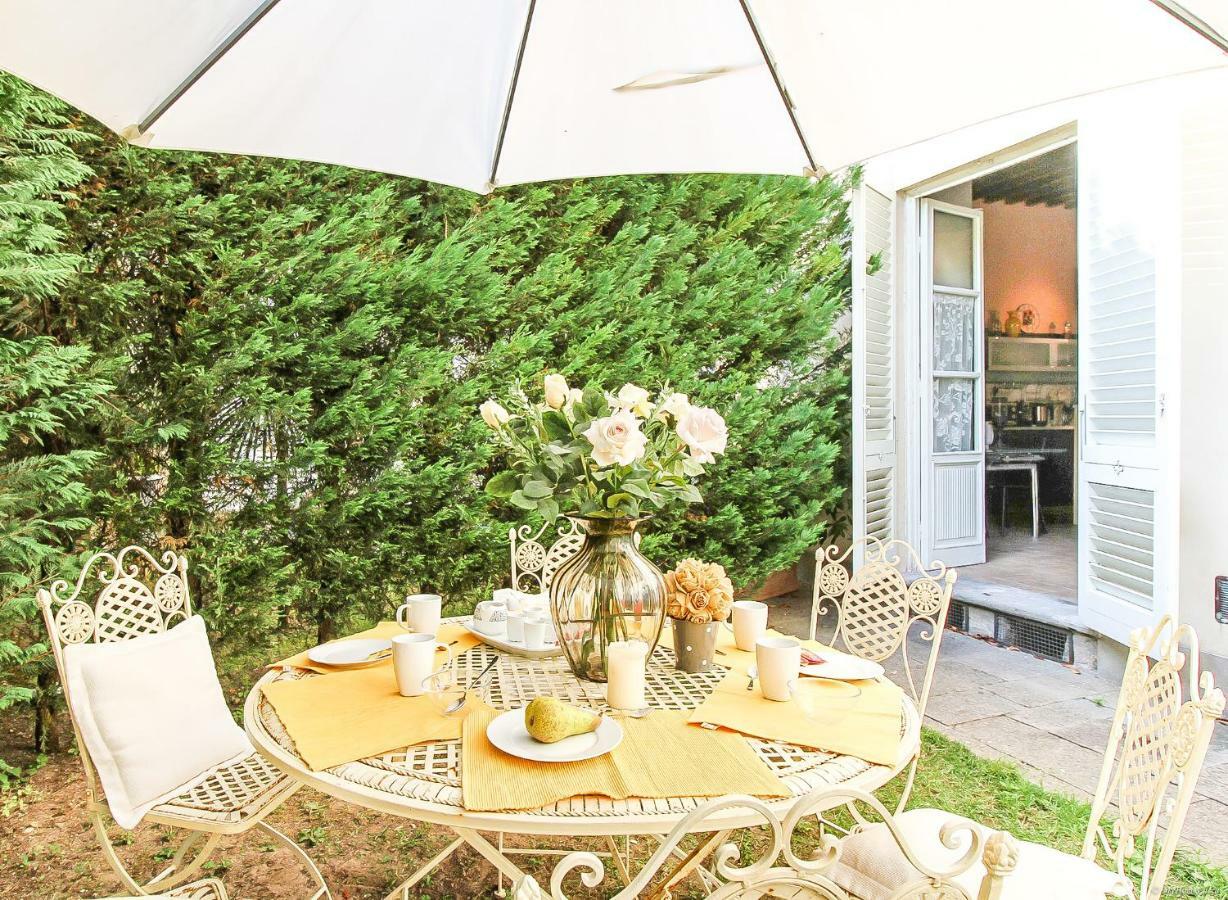 Apartment Guinigi With Private Courtyard ลุคคา ภายนอก รูปภาพ